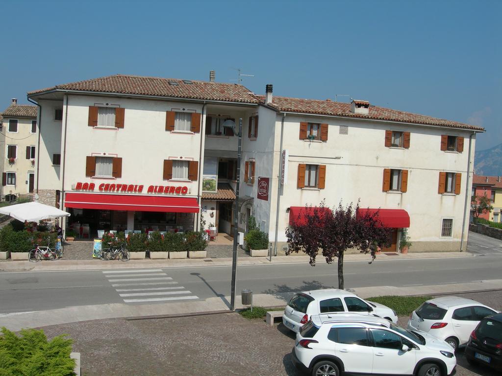 Albergo Centrale San Zeno di Montagna Exterior foto